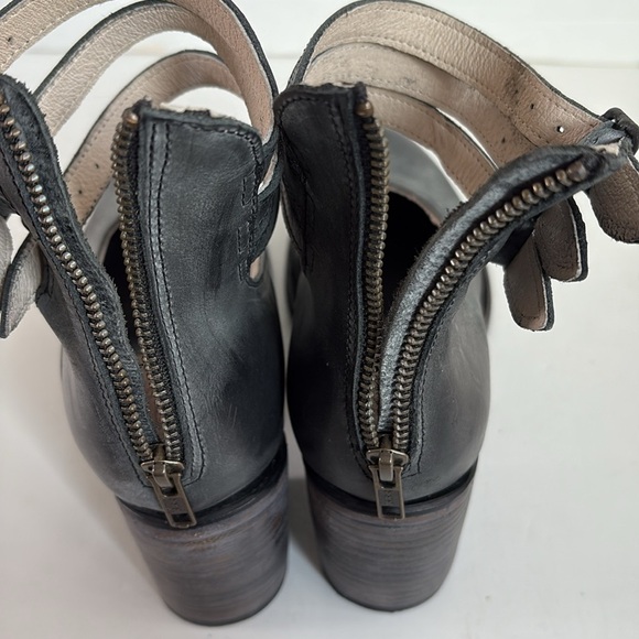 Freebird Randi mid-heel round toe ankle strap adjustable buckle gray gun metal - Picture 9 of 16